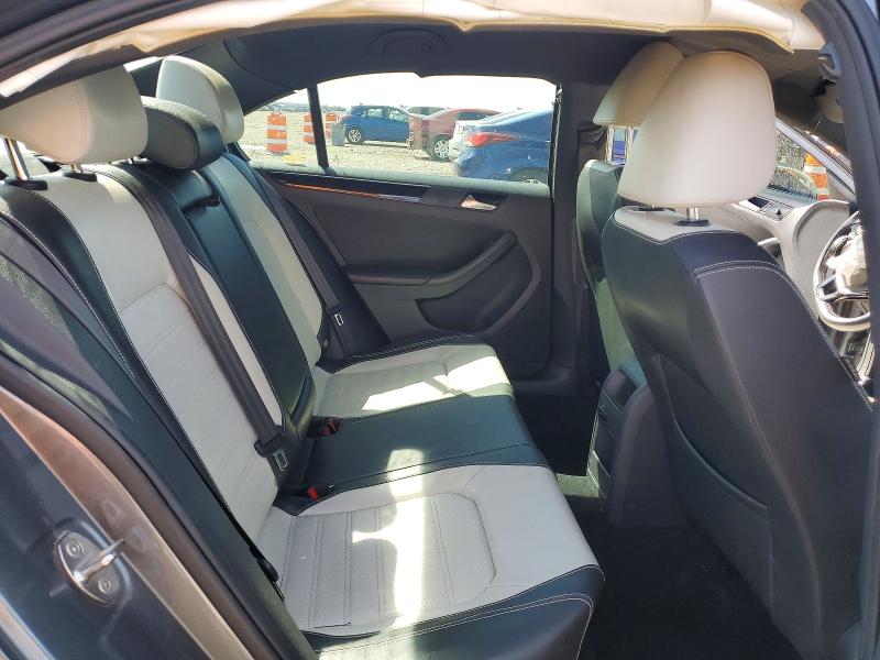 48620456 :رقم المزاد ، 3VWD17AJ4FM417638 vin ، 2015 Volkswagen Jetta مزاد بيع