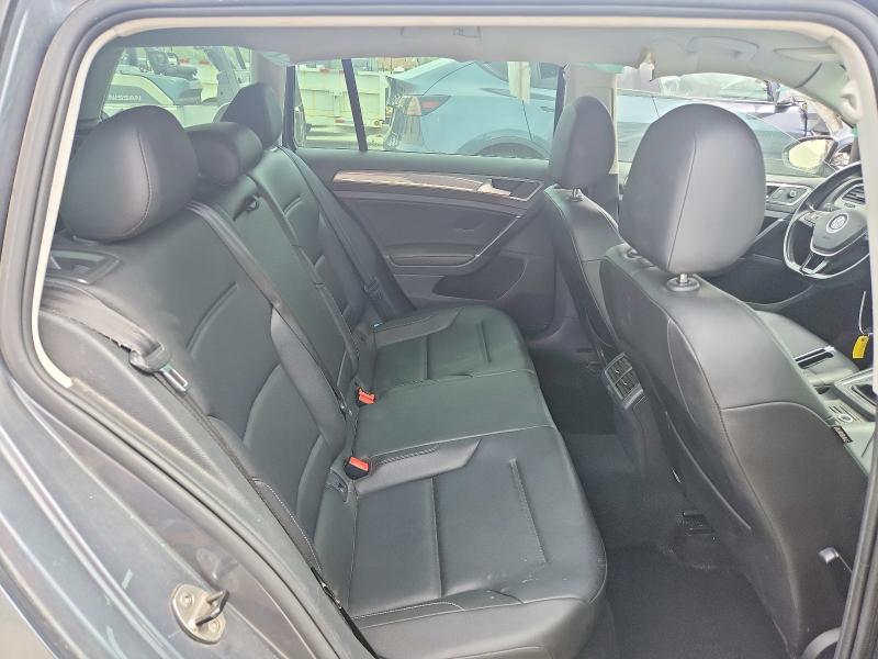 Продажа на аукционе авто 2017 Volkswagen Golf Alltrack, vin: 3VWM17AU0HM524215, номер лота: 48880356
