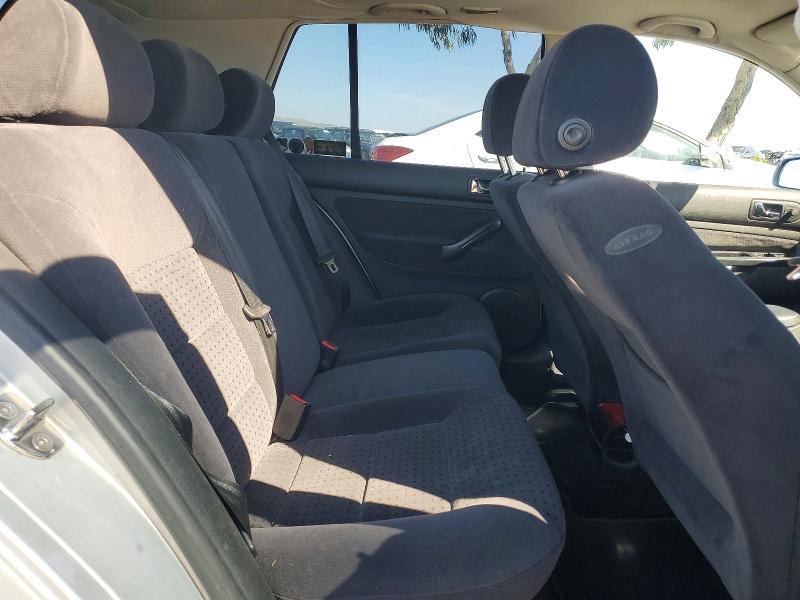 48641216 :رقم المزاد ، WVWGC21J2YW370710 vin ، 2000 Volkswagen Golf مزاد بيع