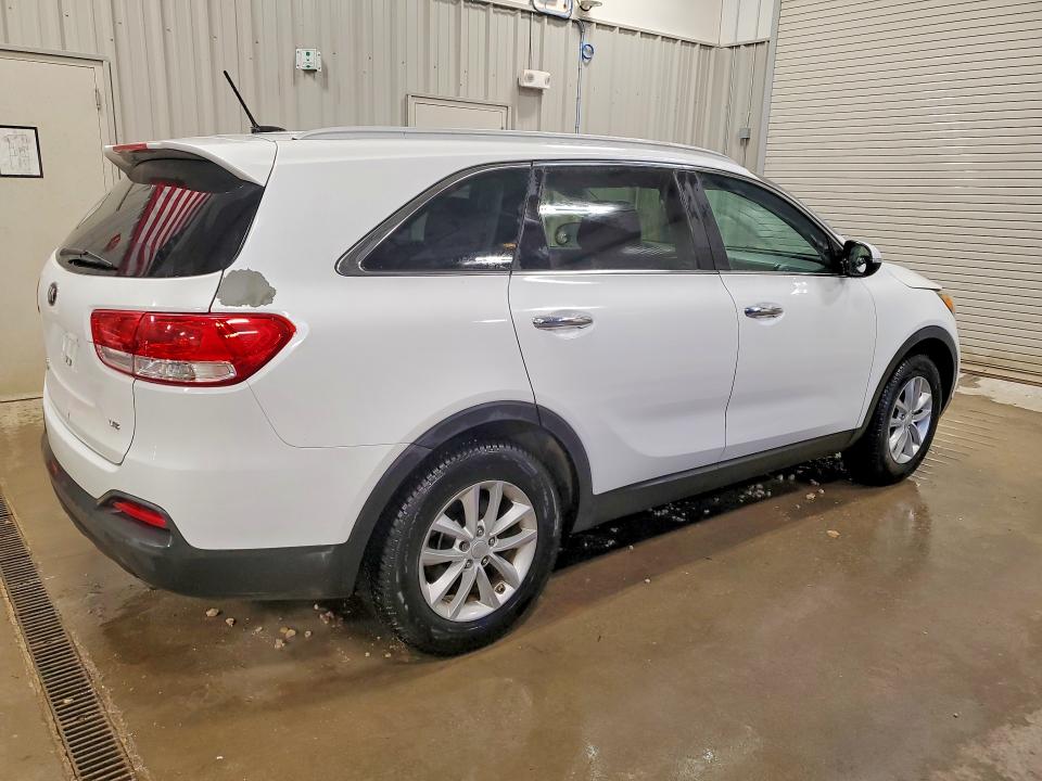 2016 Kia Sorento მანქანა იყიდება აუქციონზე, vin: 5XYPG4A56GG151943, აუქციონის ნომერი: 51636846