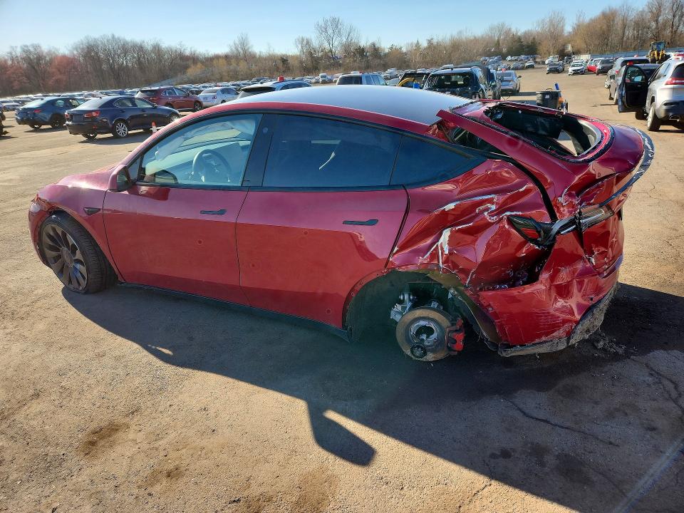 49227026 :رقم المزاد ، 7SAYGDEF5NF575273 vin ، 2022 Tesla Model Y مزاد بيع