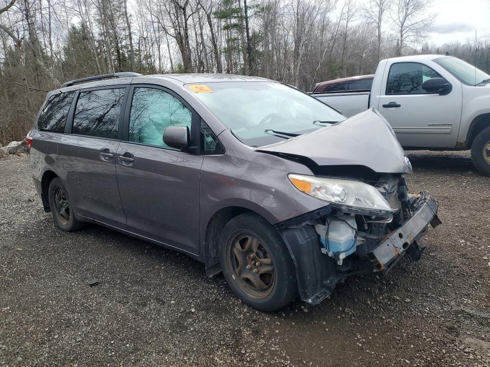 Продажа на аукционе авто 2015 Toyota Sienna, vin: 5TDKK3DC1FS646307, номер лота: 49715356