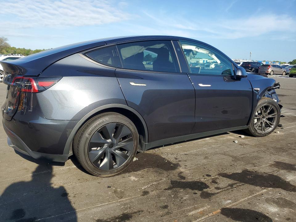 2025 Tesla Model Y მანქანა იყიდება აუქციონზე, vin: 7SAYGDED8SF241748, აუქციონის ნომერი: 50176606