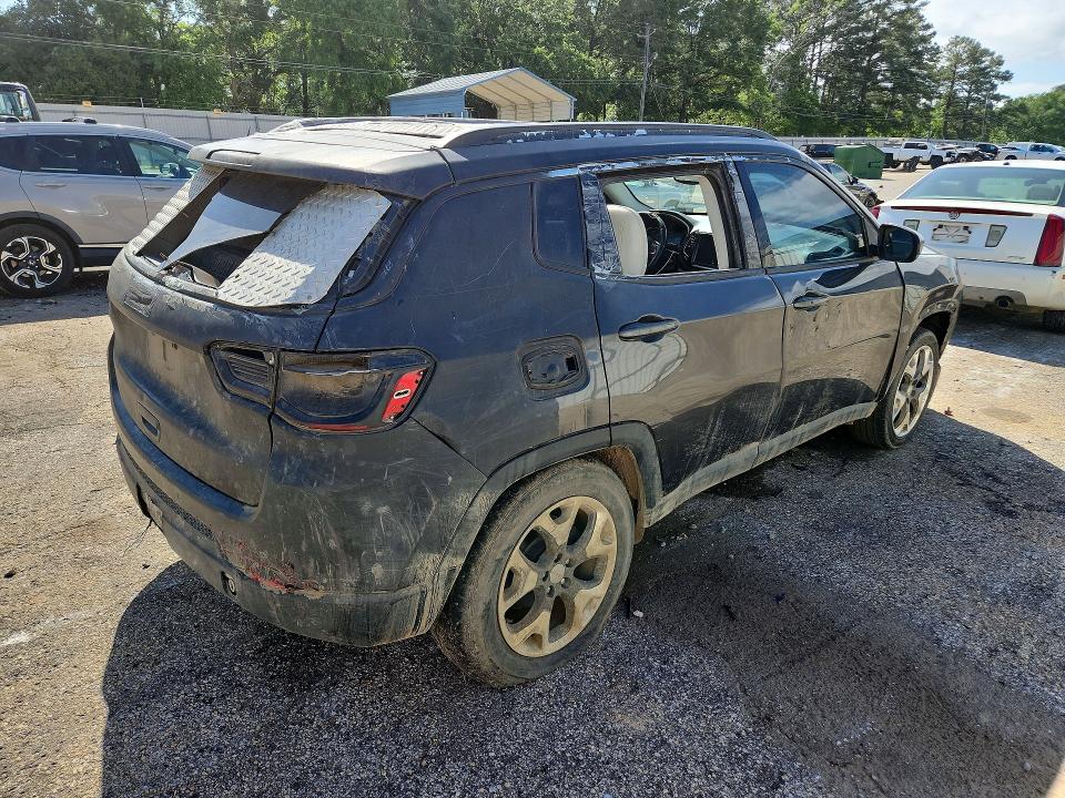 49277566 :رقم المزاد ، 3C4NJCCB5JT405907 vin ، 2018 Jeep Compass مزاد بيع