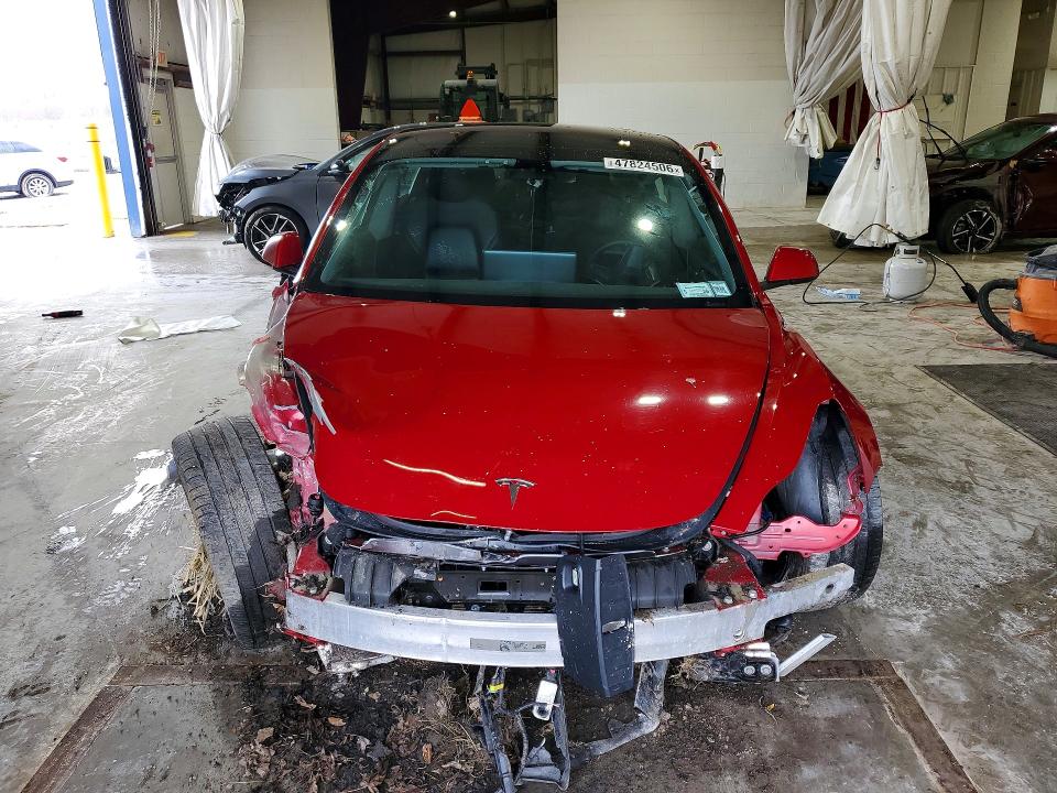 47824506 :رقم المزاد ، 5YJ3E1EA9NF185390 vin ، 2022 Tesla Model 3 مزاد بيع