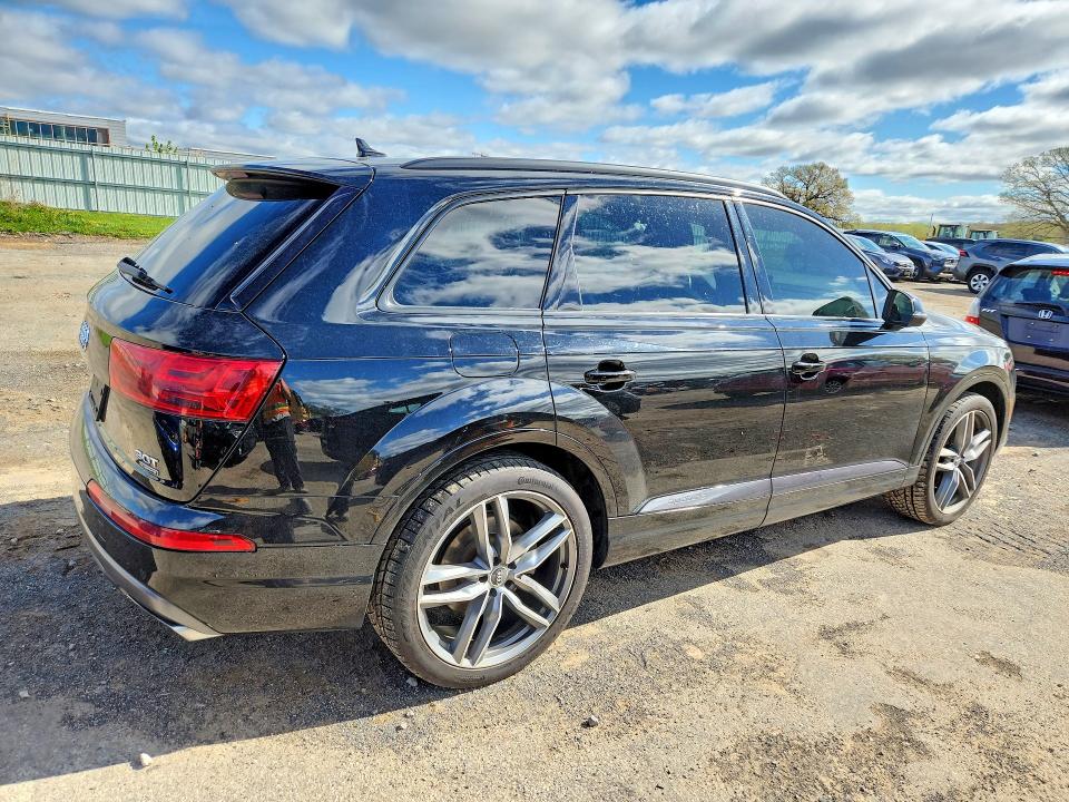 Продаж на аукціоні авто 2017 Audi Q7, vin: WA1LAAF72HD040440, номер лоту: 51680546