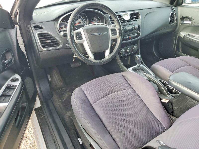 49305686 :رقم المزاد ، 1C3BCBEB4DN560106 vin ، 2013 Chrysler 200 مزاد بيع