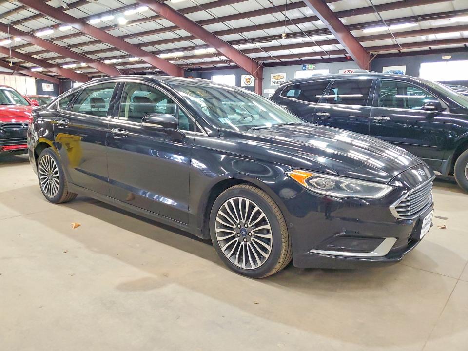 49442686 :رقم المزاد ، 3FA6P0T9XJR118533 vin ، 2018 Ford Fusion مزاد بيع