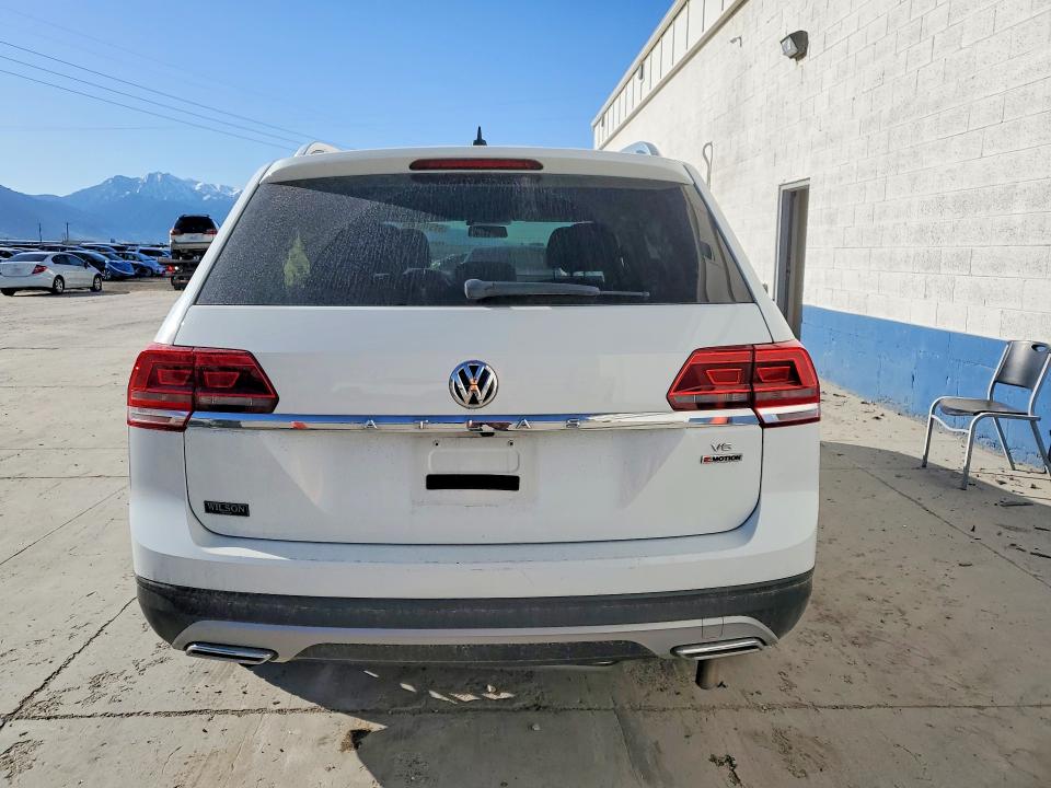 51516746 :رقم المزاد ، 1V2GR2CA0JC552424 vin ، 2018 Volkswagen Atlas مزاد بيع