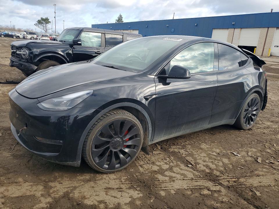 49555406 :رقم المزاد ، 7SAYGDEF8PF811465 vin ، 2023 Tesla Model Y مزاد بيع