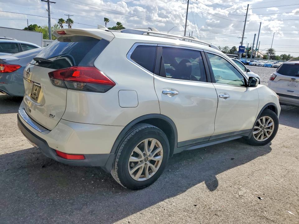 Продажа на аукционе авто 2018 Nissan Rogue, vin: 5N1AT2MT8JC813237, номер лота: 49601146