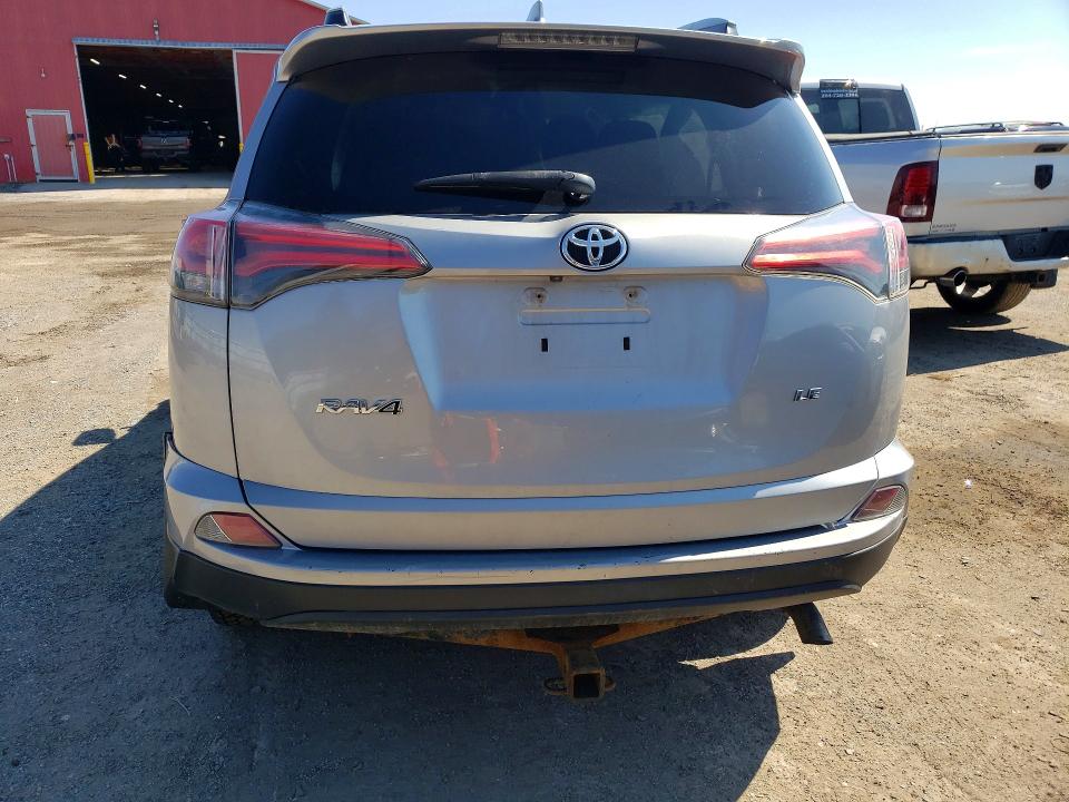 49178376 :رقم المزاد ، 2T3ZFREV5JW491385 vin ، 2018 Toyota Rav4 مزاد بيع