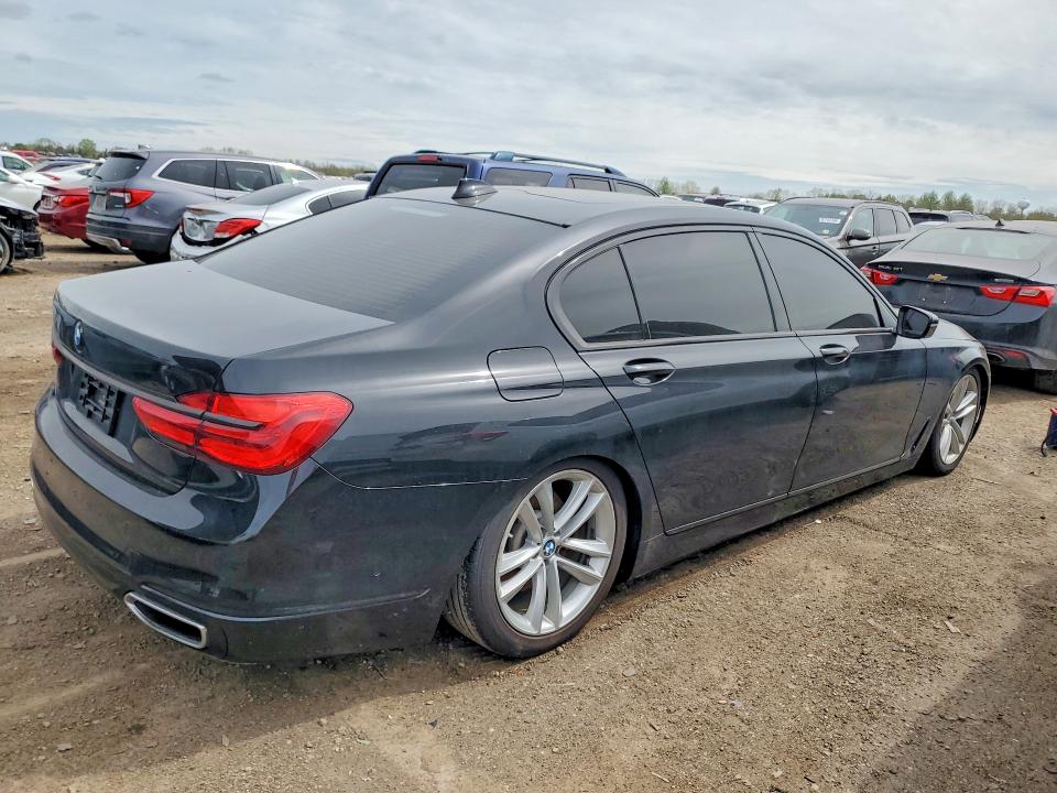 50691546 :رقم المزاد ، WBA7F2C5XJB238327 vin ، 2018 Bmw 750 مزاد بيع