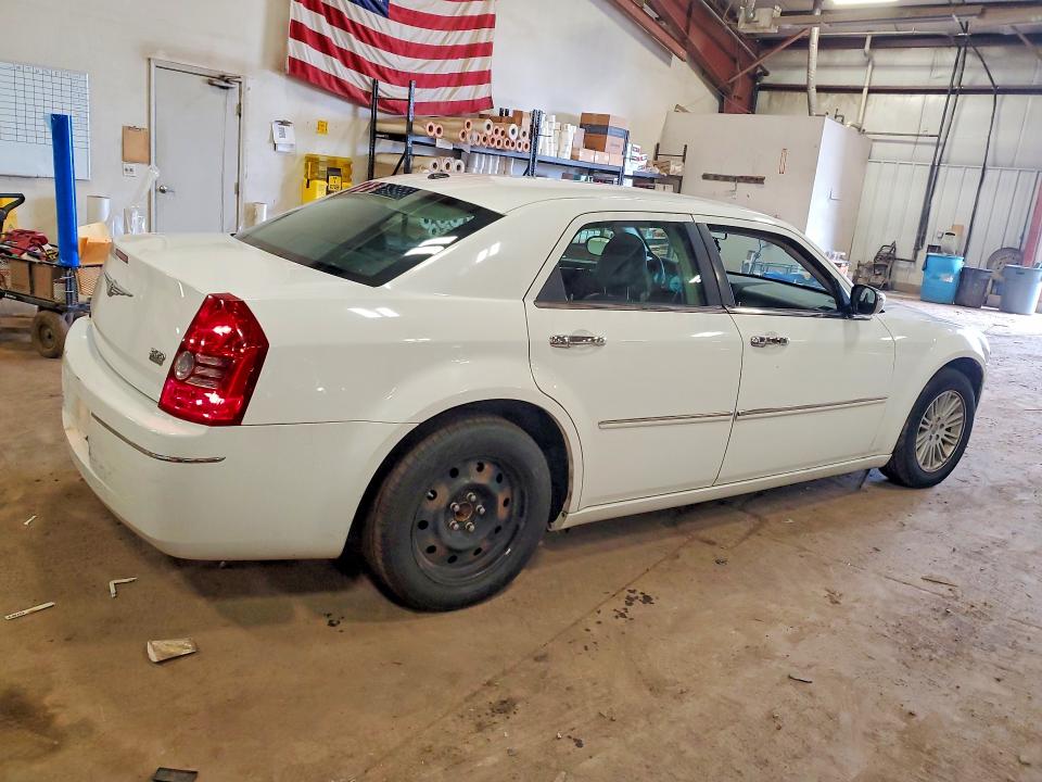 48397426 :رقم المزاد ، 2C3CA5CV5AH315196 vin ، 2010 Chrysler 300 مزاد بيع