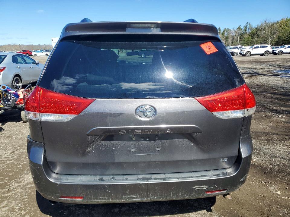 2014 Toyota Sienna მანქანა იყიდება აუქციონზე, vin: 5TDKK3DC8ES522033, აუქციონის ნომერი: 47194216