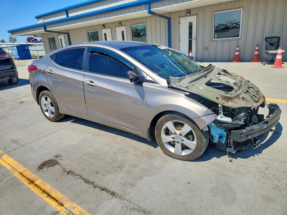 2013 Hyundai Elantra მანქანა იყიდება აუქციონზე, vin: 5NPDH4AE4DH272104, აუქციონის ნომერი: 48942916