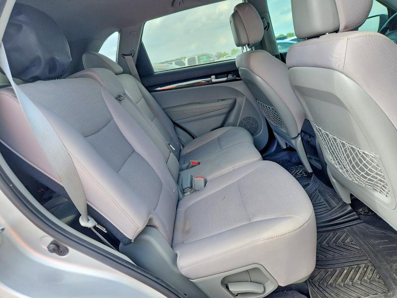 Продажа на аукционе авто 2015 Kia Sorento, vin: 5XYKT4A77FG621015, номер лота: 49677756