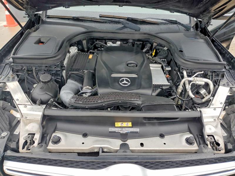 51499736 :رقم المزاد ، WDC0G4JB5HF227660 vin ، 2017 Mercedes-benz Glc مزاد بيع