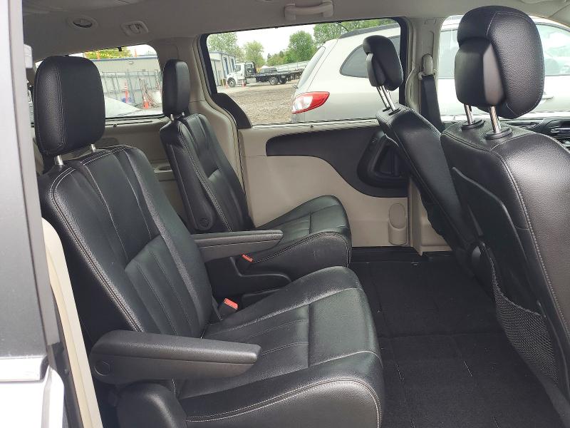 51322606 :رقم المزاد ، 2C4RC1BG8FR602349 vin ، 2015 Chrysler Town & Country مزاد بيع