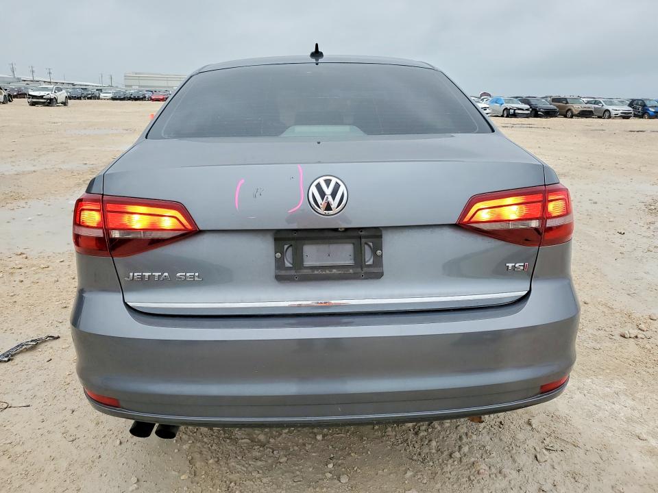 49747316 :رقم المزاد ، 3VWL17AJ4HM235095 vin ، 2017 Volkswagen Jetta مزاد بيع