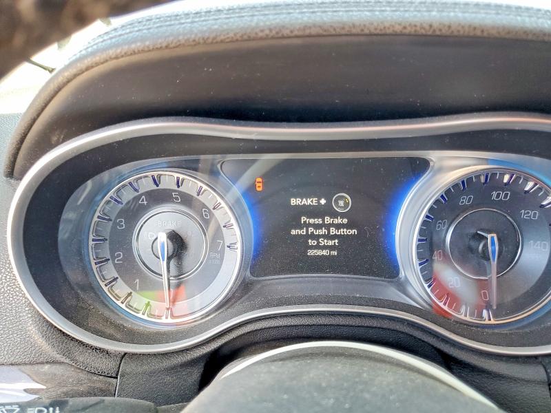 2015 Chrysler 300 მანქანა იყიდება აუქციონზე, vin: 2C3CCAAGXFH792110, აუქციონის ნომერი: 49629026