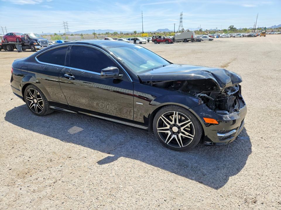 50514346 :رقم المزاد ، WDDGJ4HB4EG182573 vin ، 2014 Mercedes-benz C مزاد بيع