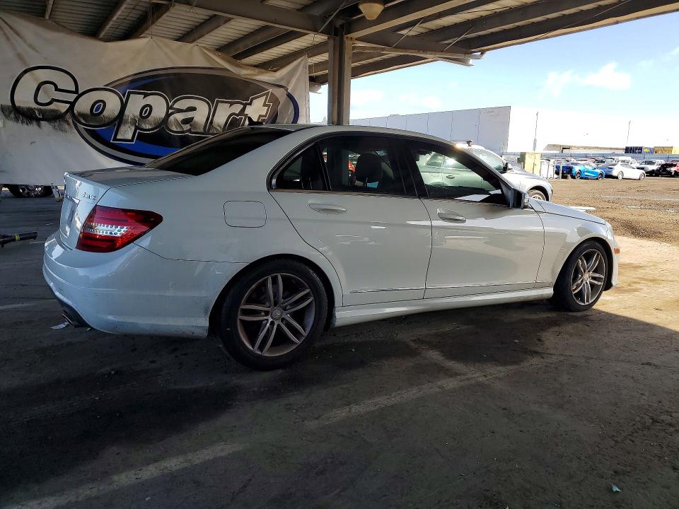 2012 Mercedes-benz C მანქანა იყიდება აუქციონზე, vin: WDDGF8BB0CR238124, აუქციონის ნომერი: 48362996