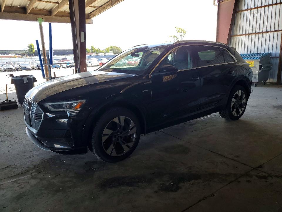 Продажа на аукционе авто 2022 Audi E-tron, vin: WA1LAAGE0NB031806, номер лота: 48567646