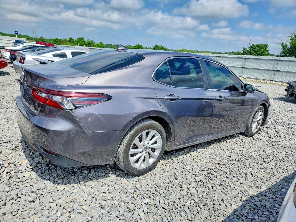 2021 Toyota Camry მანქანა იყიდება აუქციონზე, vin: 4T1C11AK5MU450415, აუქციონის ნომერი: 51000946