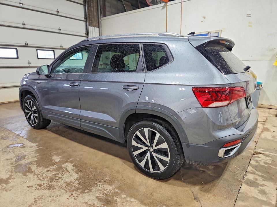 51019036 :رقم المزاد ، 3VVWX7B22NM025498 vin ، 2022 Volkswagen Taos مزاد بيع