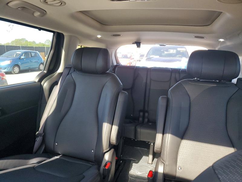 Продаж на аукціоні авто 2025 Kia Carnival, vin: KNDNE5K34S6453663, номер лоту: 50132686