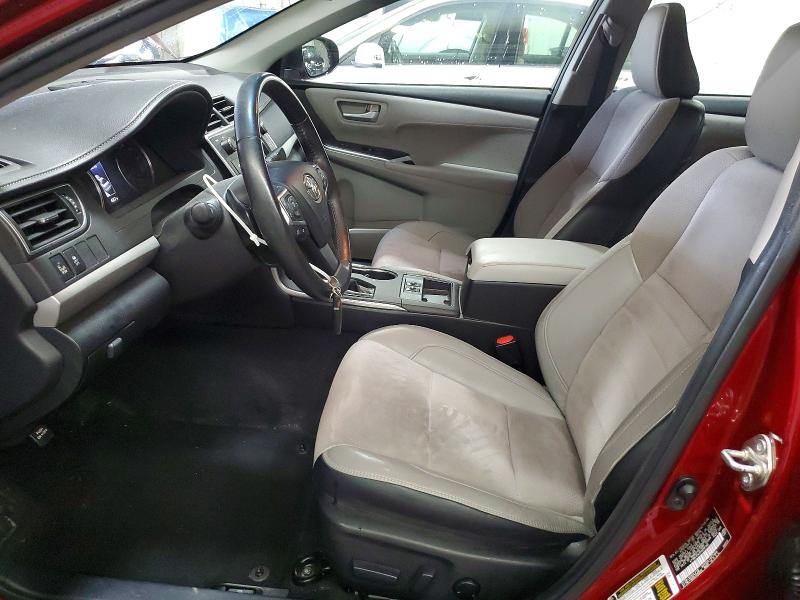 51440616 :رقم المزاد ، 4T1BK1FK1FU555165 vin ، 2015 Toyota Camry مزاد بيع