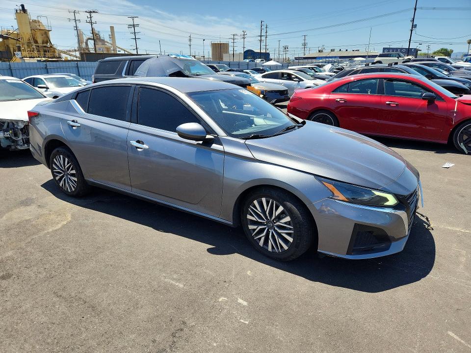 51717976 :رقم المزاد ، 1N4BL4DV9PN375563 vin ، 2023 Nissan Altima مزاد بيع