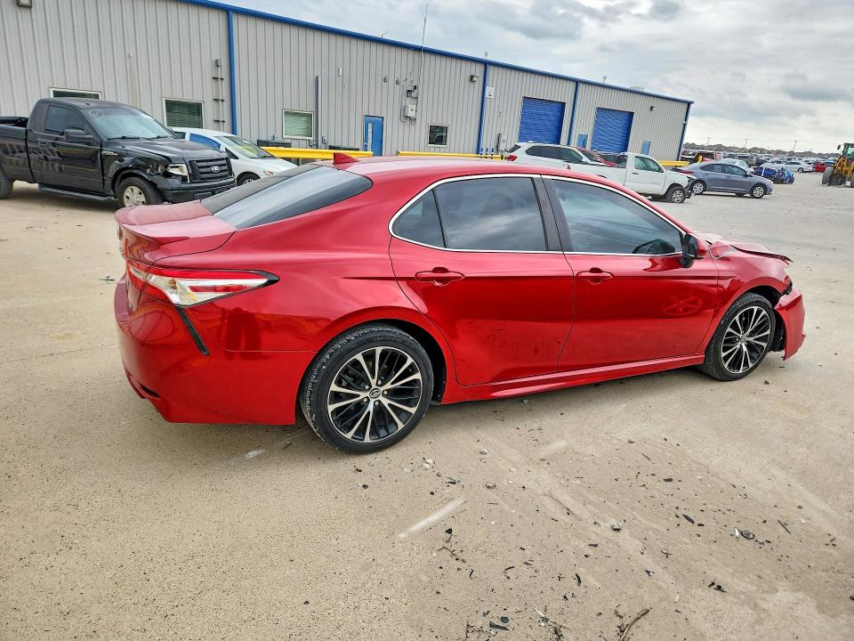 Продаж на аукціоні авто 2020 Toyota Camry, vin: 4T1G11AK4LU301512, номер лоту: 49721556