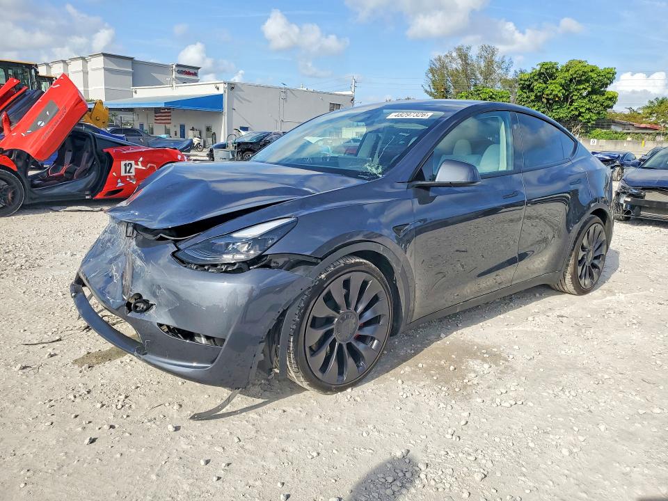 Auction sale of the 2023 Tesla Model Y, vin: 7SAYGDEF6PF924282, lot number: 48297326