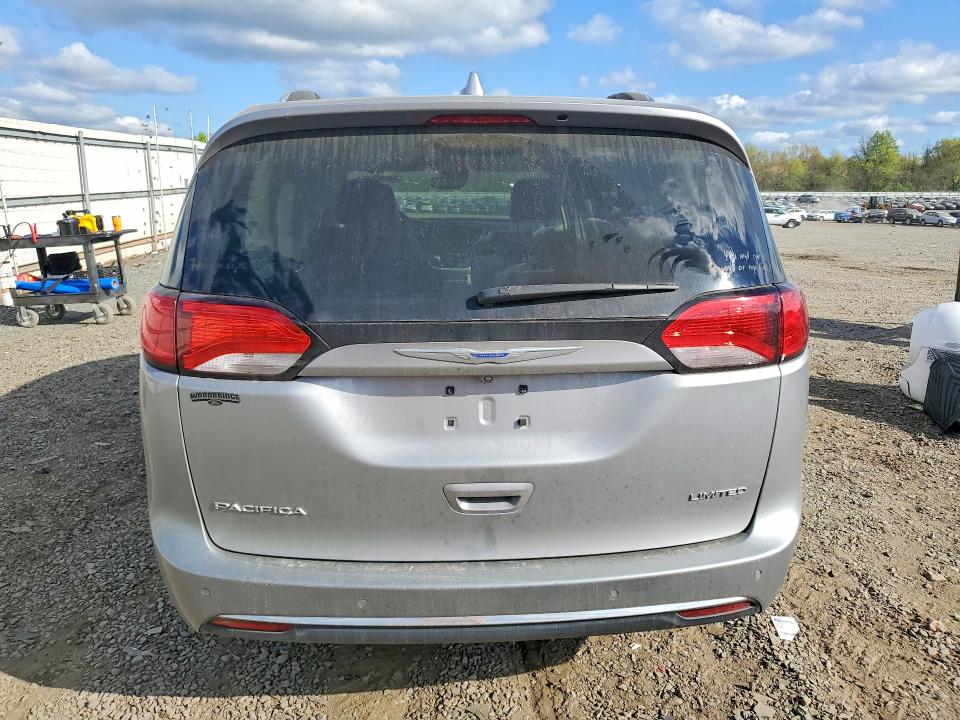 50430666 :رقم المزاد ، 2C4RC1GG4JR311431 vin ، 2018 Chrysler Pacifica مزاد بيع