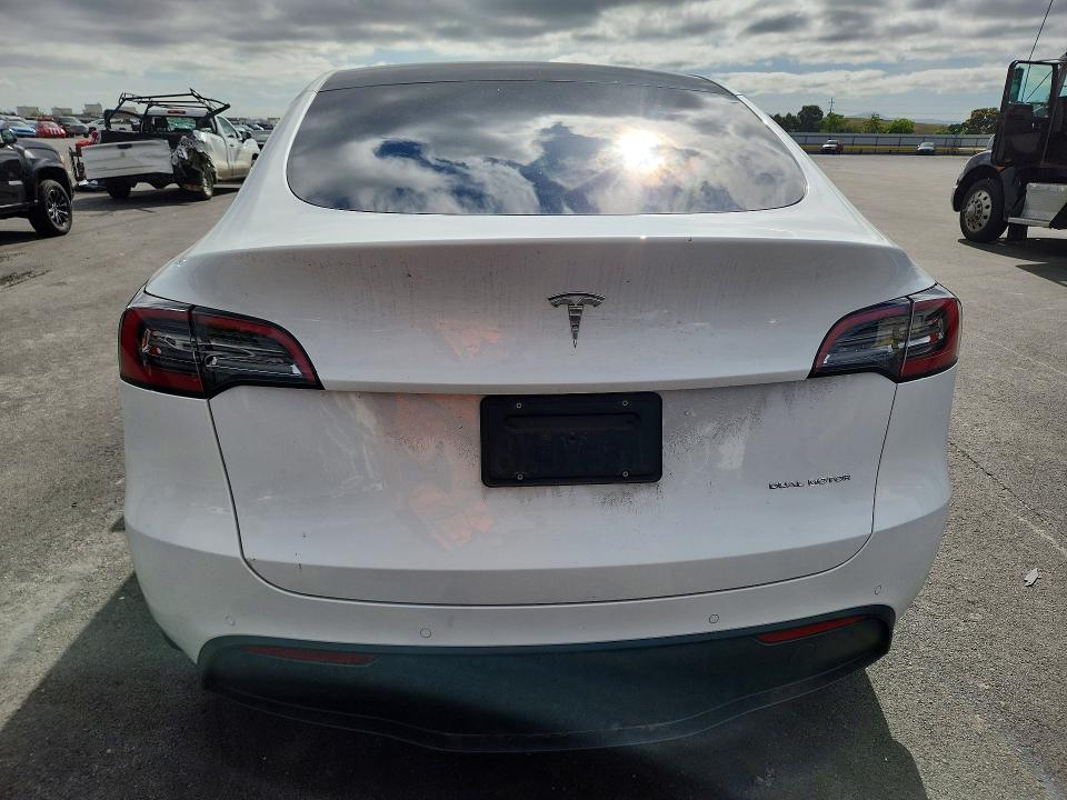 49137226 :رقم المزاد ، 5YJYGDEE5MF229307 vin ، 2021 Tesla Model Y مزاد بيع