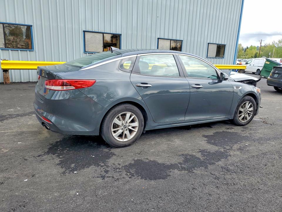 2016 Kia Optima მანქანა იყიდება აუქციონზე, vin: 5XXGT4L30GG017859, აუქციონის ნომერი: 50302586