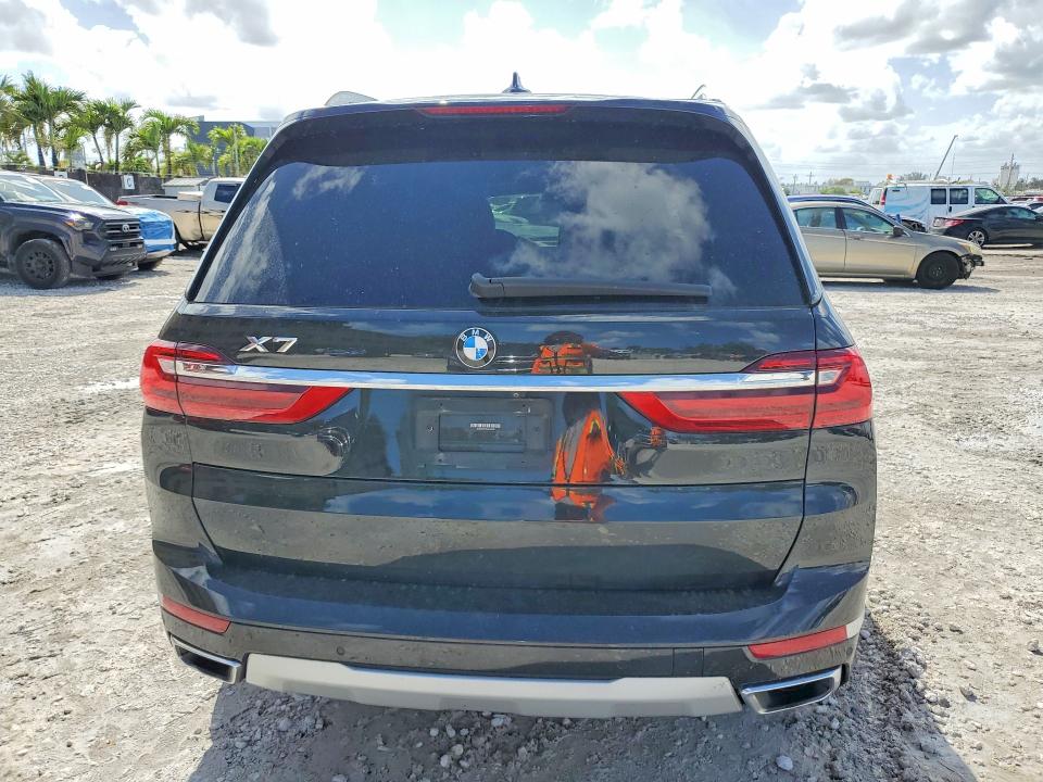 49567676 :رقم المزاد ، 5UXCW2C07M9G50529 vin ، 2021 Bmw X7 مزاد بيع