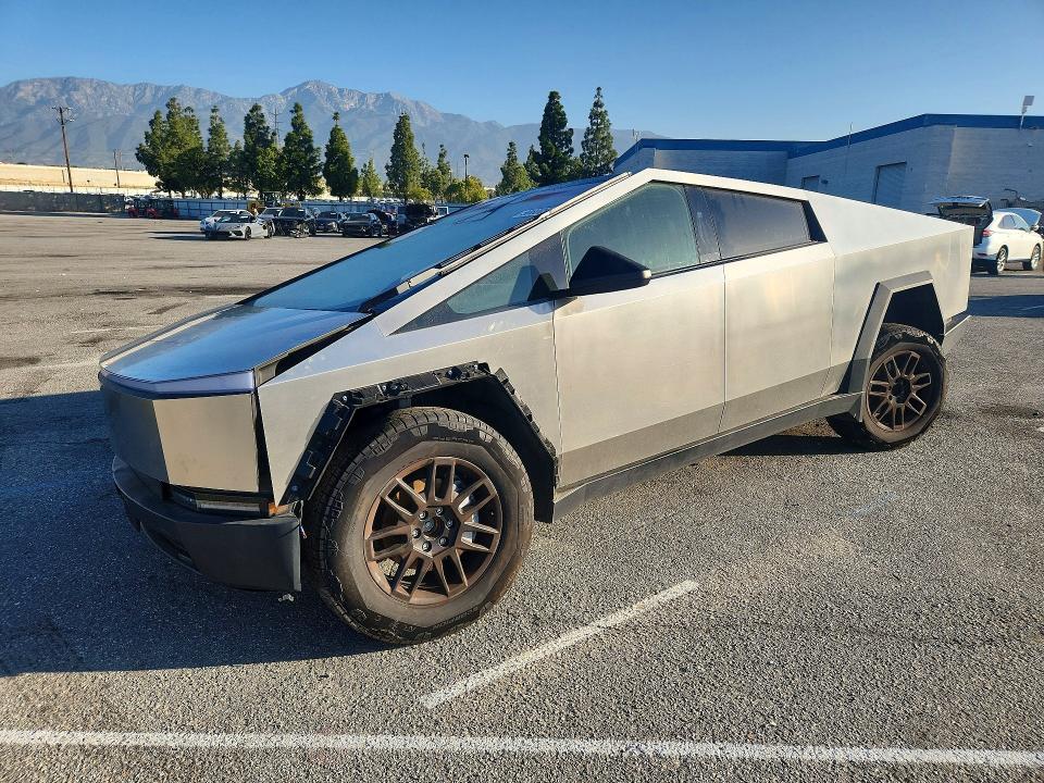 Продаж на аукціоні авто 2025 Tesla Cybertruck, vin: 7G2CEHEE9SA062500, номер лоту: 50600986