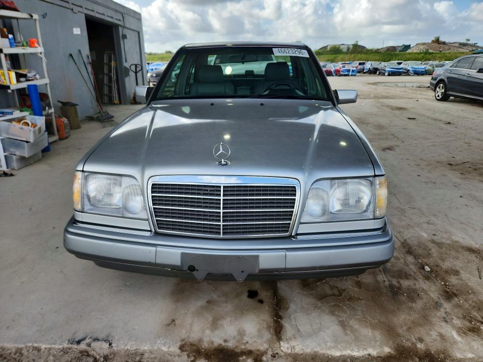 Продажа на аукционе авто 1995 Mercedes Benz E, vin: WDBEA32E1SC212130, номер лота: 46623296