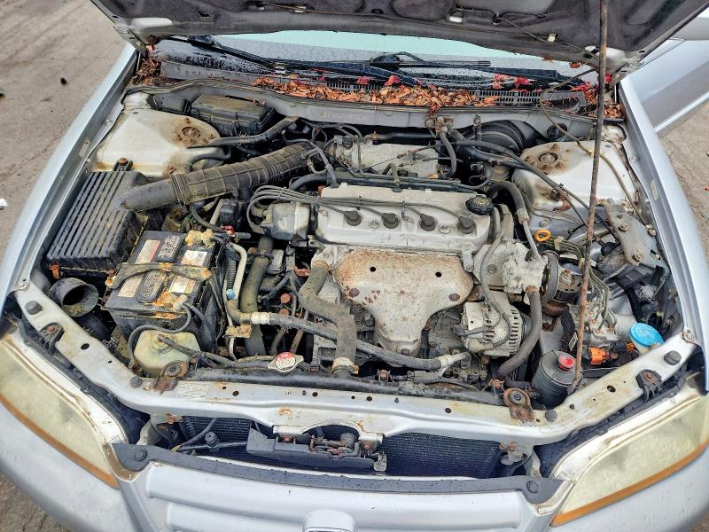 51933146 :رقم المزاد ، 1HGCG56662A166166 vin ، 2002 Hond Accord مزاد بيع