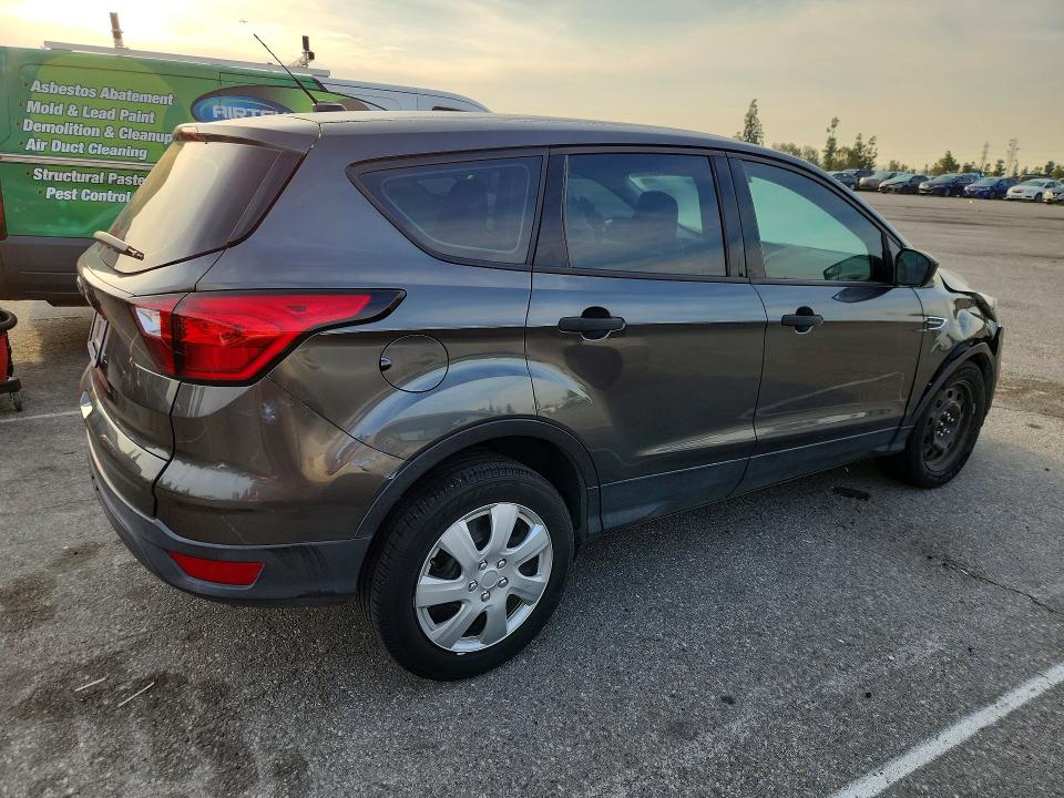 Продаж на аукціоні авто 2019 Ford Escape, vin: 1FMCU0F76KUB62504, номер лоту: 48528156
