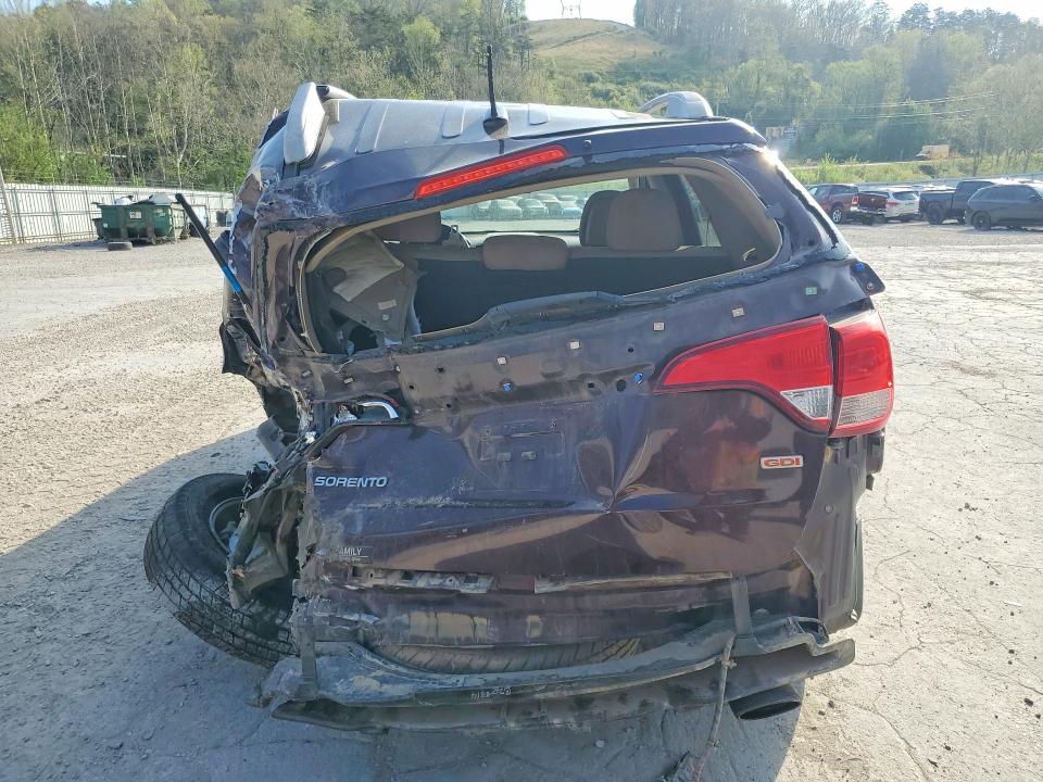 2015 Kia Sorento მანქანა იყიდება აუქციონზე, vin: 5XYKTCA61FG585260, აუქციონის ნომერი: 50018426