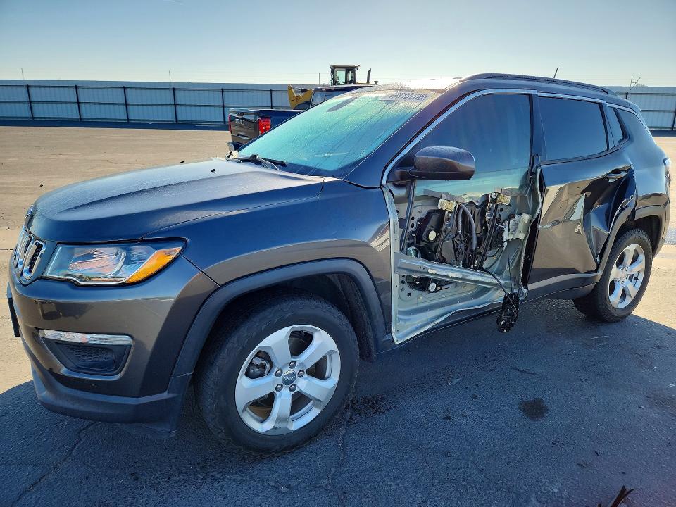 49810706 :رقم المزاد ، 3C4NJCBB3JT233622 vin ، 2018 Jeep Compass مزاد بيع