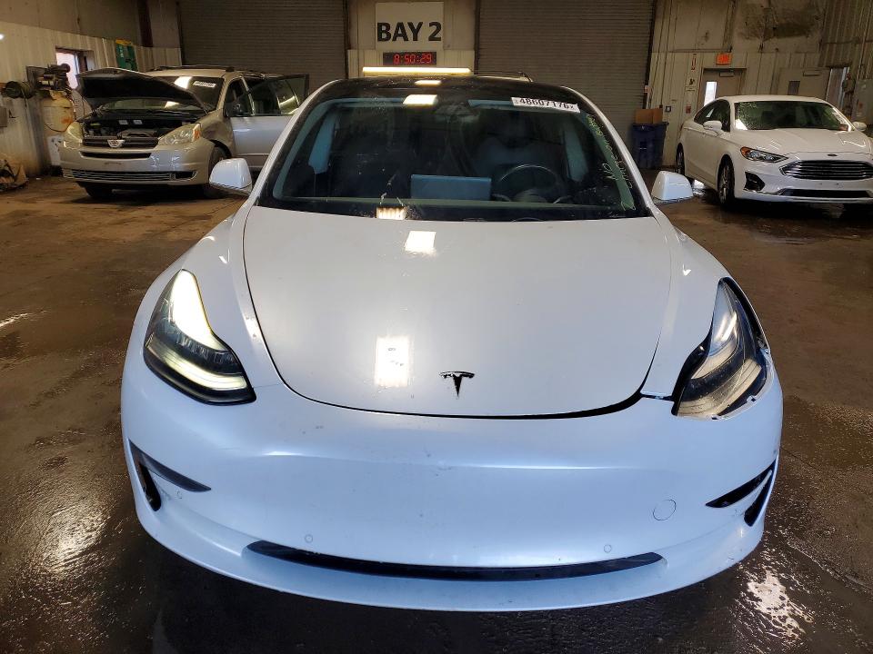 48607176 :رقم المزاد ، 5YJ3E1EA3KF412004 vin ، 2019 Tesla Model 3 مزاد بيع