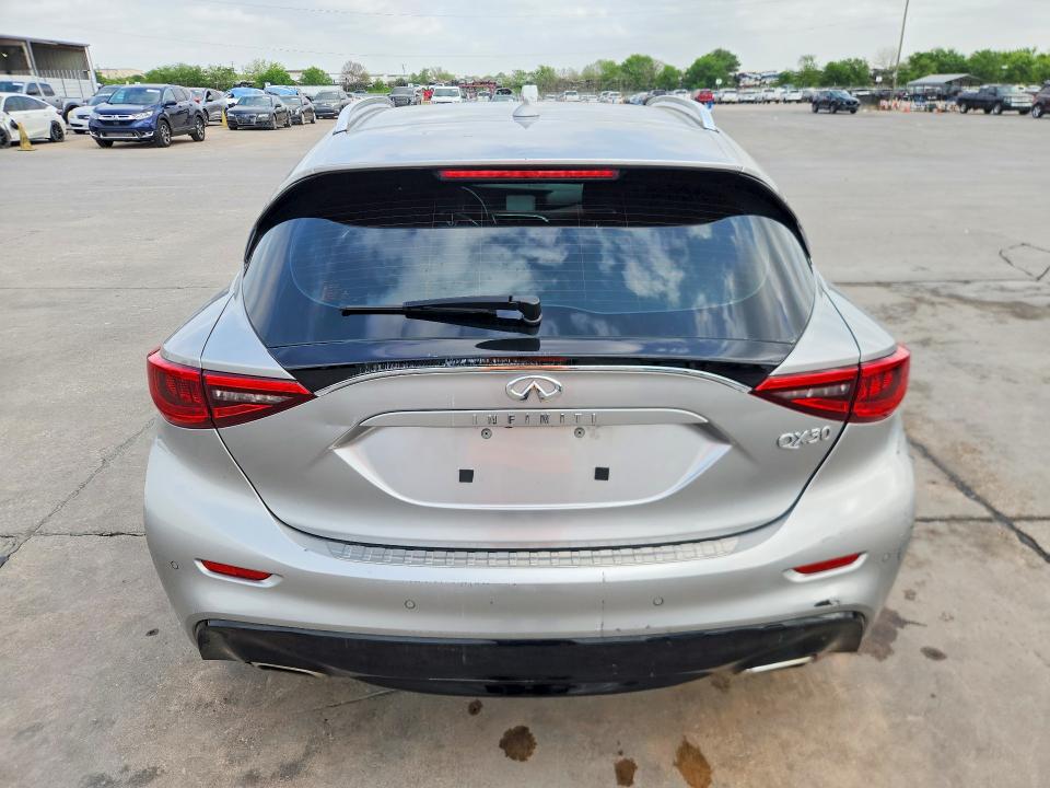 48270316 :رقم المزاد ، SJKCH5CP1JA044996 vin ، 2018 Infiniti Qx30 مزاد بيع