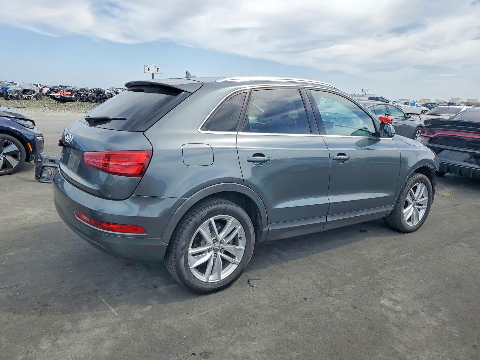 2018 Audi Q3 მანქანა იყიდება აუქციონზე, vin: WA1HCCFS7JR018359, აუქციონის ნომერი: 51263666
