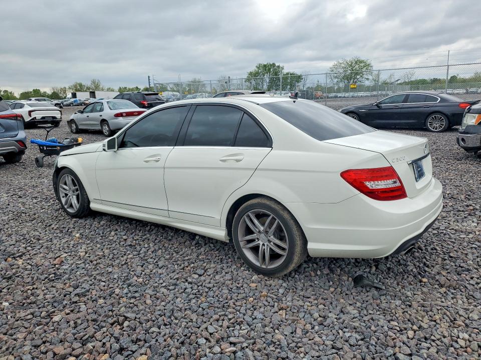 2012 Mercedes-benz C მანქანა იყიდება აუქციონზე, vin: WDDGF8BB4CR238160, აუქციონის ნომერი: 51433626
