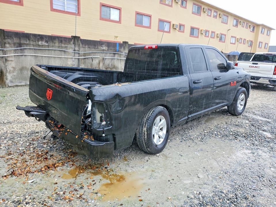 48563986 :رقم المزاد ، 1C6RR6FG4JS188569 vin ، 2018 Ram 1500 مزاد بيع